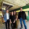 Bürgermeister Ulrich Krieger, Projektleiterin Yvonne Reich, Rektorin der Hebelschule Stefanie Brand und der Architekt Ernesto Preiser ...