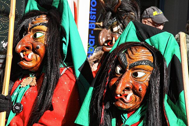 Ziemlich hexisch, diese Masken.