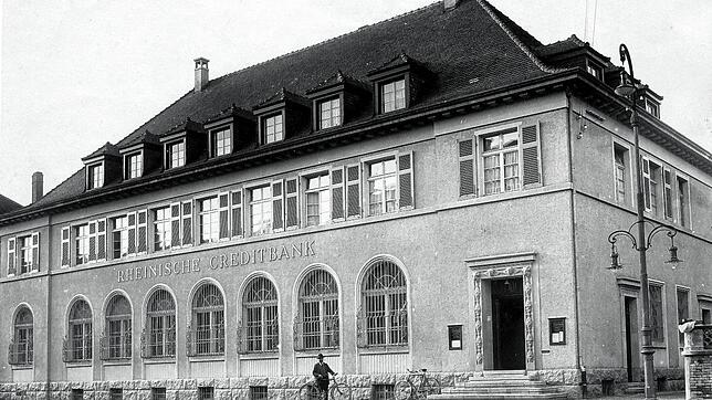 In der heutigen Deutschen Bank richtete sich 1945 die französische Kommandantur ein.