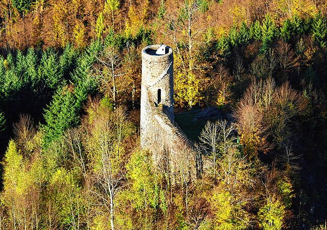 Die Burgruine Bärenfels hoch über Wehr.