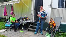 Das Urlaubsleben auf dem Salemer Campingplatz gefällt den vier Berrischens vom Niederrhein sehr gut. Papa Frank, Mama Ina, der ...