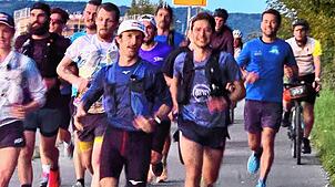 Um 20 Uhr läuft Florian Neuschwander durch Radolfzell. Zu dem Zeitpunkt hat er schon eine Strecke von rund 60 Kilometer hinter sich. Um ...