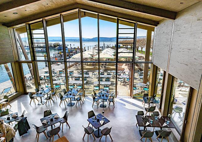 Schon zur Eröffnung 2023 (Archivbild) punktete das Mole-Restaurant mit ungewöhnlicher Optik und der Aussicht auf den Bodensee.