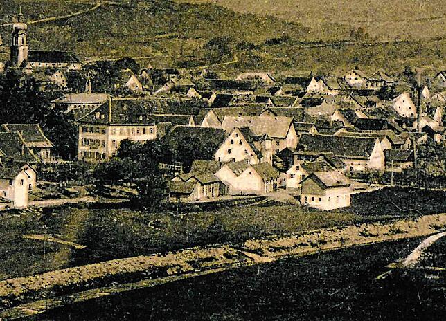 Wehr um 1905: Die Spuren der zwei Jahrzehnte zuvor erfolgten Korrektion des Flussbetts der Wehra sind deutlich erkennbar (Archiv Valenta).