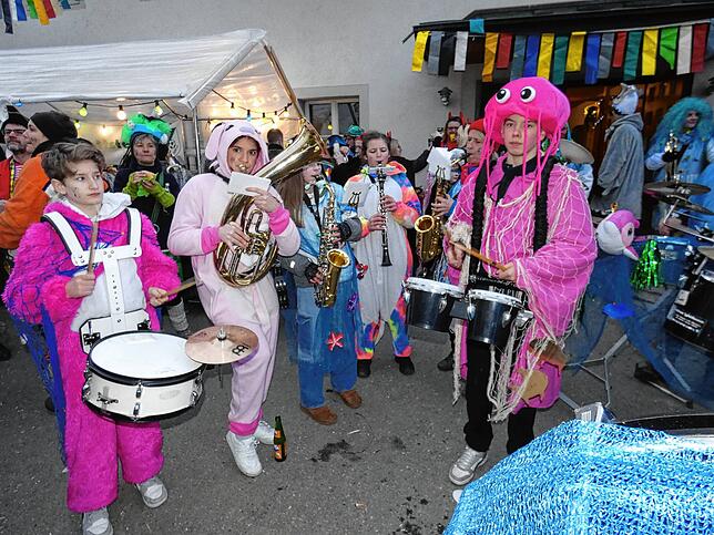 Bild 7: Monsterkonzert in Lottstetten: Fasnachtssamstagabend voller Stimmung!