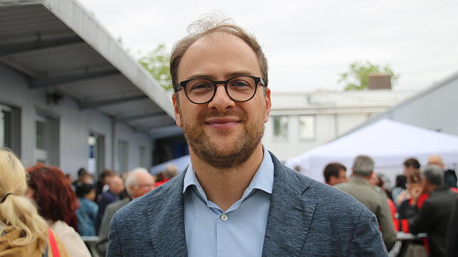 Beim Sommerfest auf dem Hof: BCS-Geschäftsführer Gregor Tschernjavski kommt aus Hannover, hat BWL in Ludwigshafen studiert, war sieben ...