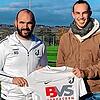 Neu beim FC Erzingen: Trainer Klaus Gallmann begrüßt Luis Weber (rechts) aus Dettighofen, der zuletzt beim Oberligisten 1. FC ...