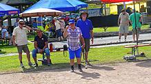 Einiges geboten ist beim Baar-Sommerturnier auf den 24 Spielfeldern rund um das Gelände der Boulefreunde Mundelfingen. Bild: Rainer Bombardi