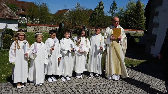 Beim zweiten Festgottesdienst in St. Martin in Seefelden um 11 Uhr waren mit dabei: Max Hammer, Theresa Hukle, Phil Deufel, Kai ...