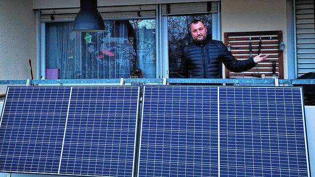 Marco Rinderspacher musste seine Balkon-PV-Anlage wieder entfernen. Denn die Wohnungseigentümergemeinschaft stellt sich quer.