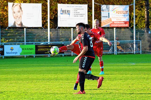 Bild 4: TuS Kleines Wiesental sichert sich ein 2:2 beim Tabellenführer FSV Rheinfelden II &ndash; wird haben die Bilder!