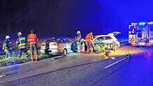 Bei dem Unfall am Samstagabend auf der Bundesstraße 33 zwischen Stadel und Bitzenhofern sind ein 24-Jähriger und ein 40-Jähriger schwer ...