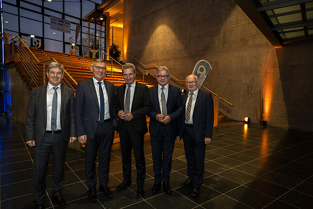 Der Tuttlinger Landrat Stefan Bär, OB Michael Beck, Günther Oettinger, Guido Wolf und Hochschulrektor Rolf Schofer vor dem Festakt.