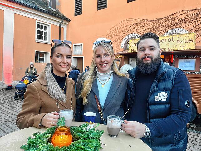 Bild 4: Freitag im weihnachtlichen Marstall: Freude, Geselligkeit und Weihnachtsflair