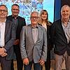 Der Vorsitzende der Baugenossenschaft Stockach, Roland Mathis (Zweiter von links) freute sich, dass Gerhard Seeberger, Norbert Kästle, ...