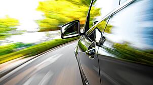Hat ein 42-Jähriger seinen Sportwagen auf ein Ehepaar zugesteuert? Diese Frage bleibt auch vor Gericht ungeklärt.