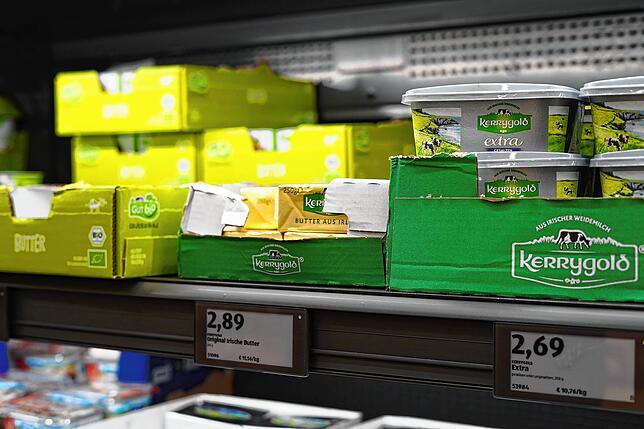 Der Preis für Butter ist deutlich gestiegen. Nicht nur Markenprodukte wie hier Kerrygold, sondern auch die günstigere Lidl-Eigenmarke ...