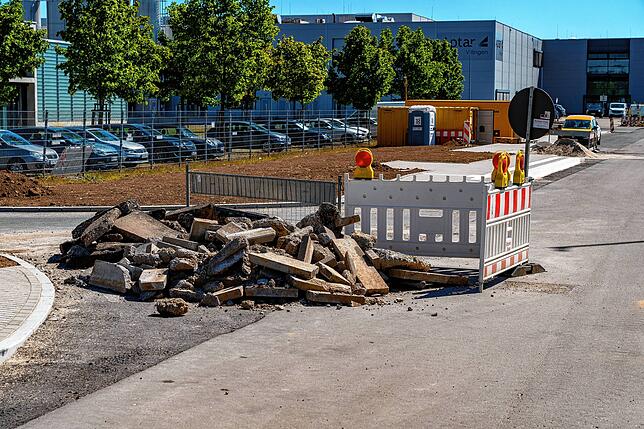 Aktuell werden Nebenarbeiten erledigt.