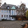 Die Stadt will in der Rhinemer Laufenschule provisorisch eine Krippe und eine Kindergartengruppe unterbringen.