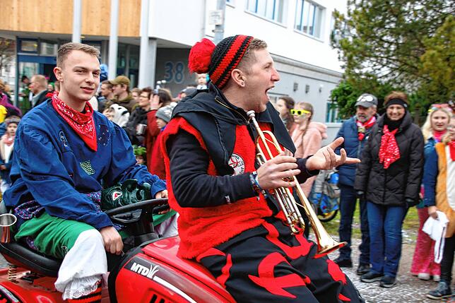 Bild 28: Bilder vom Großen Narrenumzug in Wald (1/2)