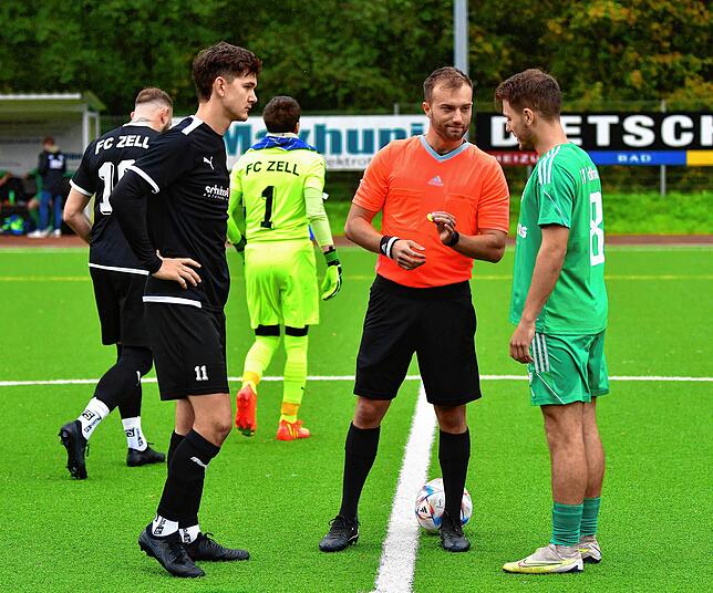 Bild 3: FC Zell besiegt den SV Waldhaus mit 3:0 – und wir haben Bilder!