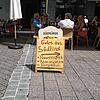 Vorübergehend vom Marktplatz verschwunden: Der Stand gutes aus Südtirol ist hinter das Österreichische Schlösschen verbannt worden.