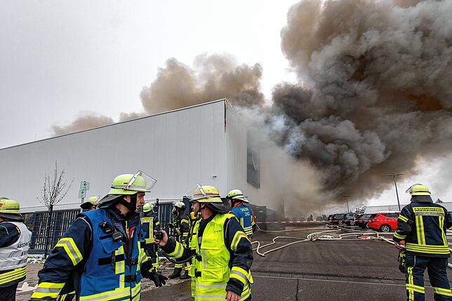 Bild 2: Großbrand bei Medizintechnikfirma in Meßkirch