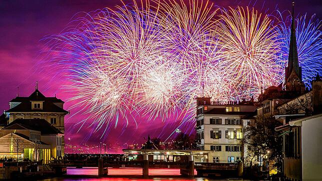 Das großes Feuerwerk in Zürich 2018. Es steigt auch in diesem Jahr in der Silvesternacht.