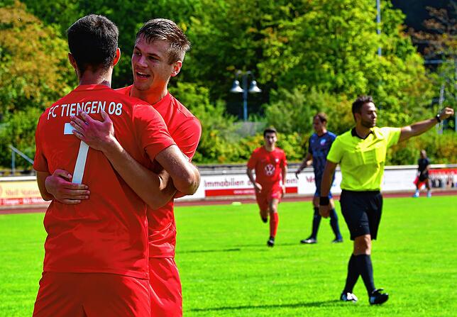 Bild 7: VfB Waldshut gewinnt das Derby beim FC Tiengen 08 mit 3:1 &ndash; und wir haben Bilder!