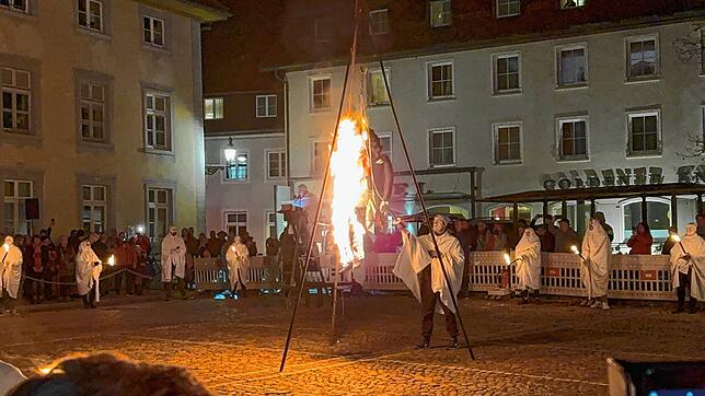 Bild 4: Unglaubliche Bilder: Der Böög geht in Bad Säckingen in Flammen auf!