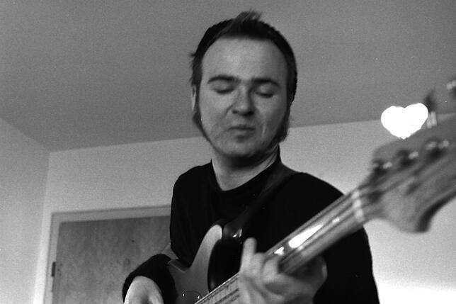 Als Bassist reiste Jens-Peter Volk in diversen Formationen um die halbe Welt.