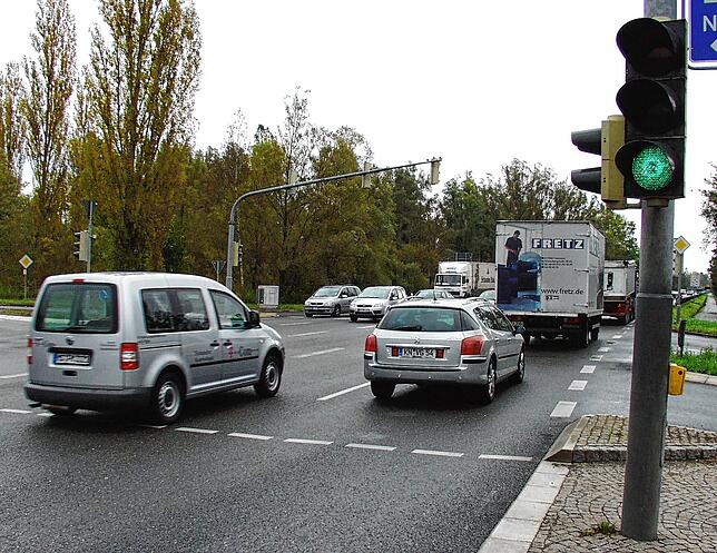 Ein Bild aus schlechten Tagen &ndash; 2008 gemacht. An der Ampelkreuzung am Kindlebild gab es häufig Stau. (Archivbild)