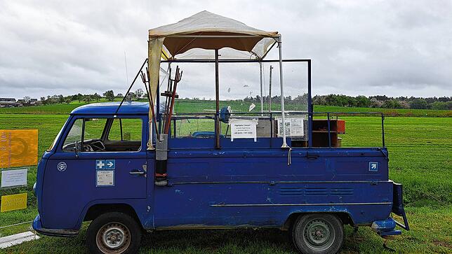 Der mobile Tower der Segelfliegergruppe Markdorf. Er kommt zum Einsatz, um den Anflug der Messebesucher zu koordinieren.