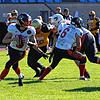 Quarterback Lennard Last (am Ball) leitet einen Angriff der Konstanzer Pirates ein. Das Team aus Konstanz ist weiterhin ungeschlagen.