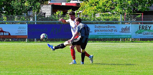 Bild 15: SV Jestetten gewinnt Kellerderby mit 2:1 gegen den FC Hochrhein – und wir haben Fotos!