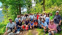Teilnehmer aus sechs Siedlergemeinschaften des Bezirksverbands Waldshut informieren sich bei einer Lehrfahrt nach Wolfach über die ...