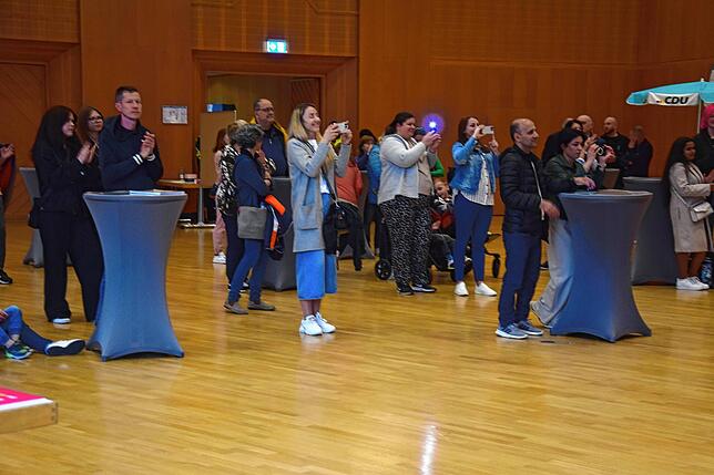 Das Interesse des Publikums bei der Wahlarena des Jugendparlaments in Bad Säckingen galt in erster Linie den künstlerischen Darbietungen.