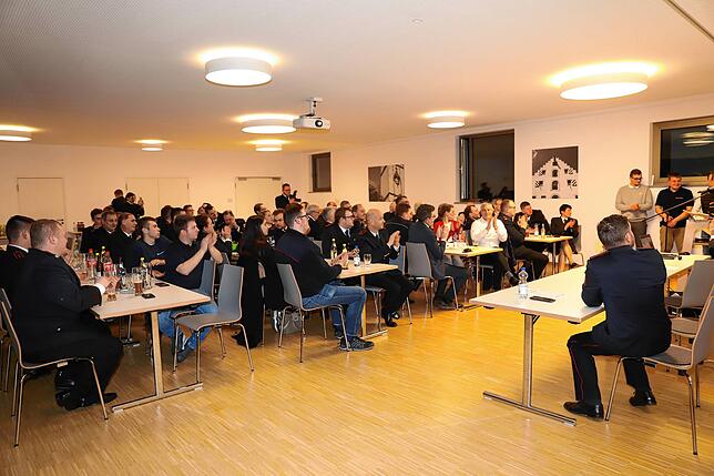 Rund 60 Mitglieder der Feuerwehr waren bei der diesjährigen Hauptversammlung der Pfullendorfer Abteilung im Kolpinghaus versammelt...