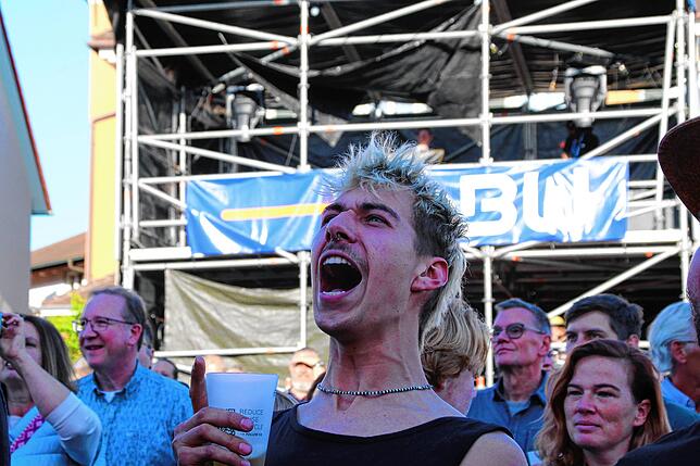 Bild 10: LaBrassBanda begeistern beim Markdorf Open Air – hier gibt‘s alle Bilder! (Teil 1)