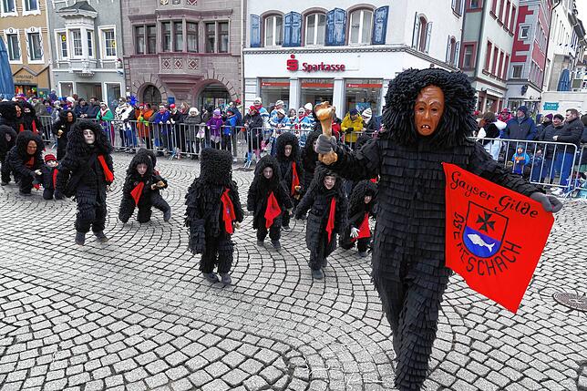 Bild 2: Schmutziger Donnerstag in Donaueschingen: Kinderumzug zieht alle Blicke an – Die Bilder!