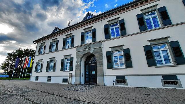Das Rathaus (Zollhaus) in Ludwigshafen. Im kommenden Jahr sind Bürgermeisterwahl und dann wird ein neuer Bürgermeister hier sein Büro ...
