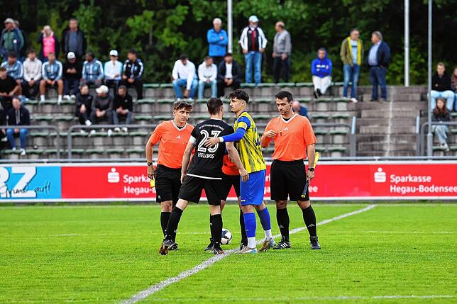 Bild 29: Unsere Bildergalerie vom Spiel zwischen dem FC Singen 04 und dem SC Gottmadingen-Bietingen