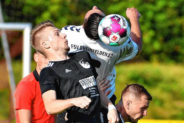 Bild 9: FSV Rheinfelden gewinnt Landesliga-Derby beim VfR Bad Bellingen mit 2:1 &ndash; und wir haben die Bilder!