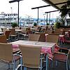 Die Terrasse der Konzilgaststätten: leer. Konzilwirt Manfred Hölzl hält das Restaurant trotzdem geöffnet, auch, um einigen Stammgästen ...