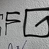 SFG – dieses Kürzel macht aktuell in Singen die Runde. Und zwar im unschönen Stil: Unbekannte Täter sprühen es vermehrt seit Wochen an ...
