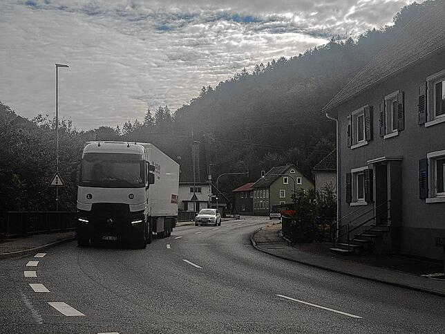 Ein hohes Verkehrsaufkommen ist in Grimmelshofen die Regel. In den nächsten Jahren könnte es laut Prognosen noch zunehmen.