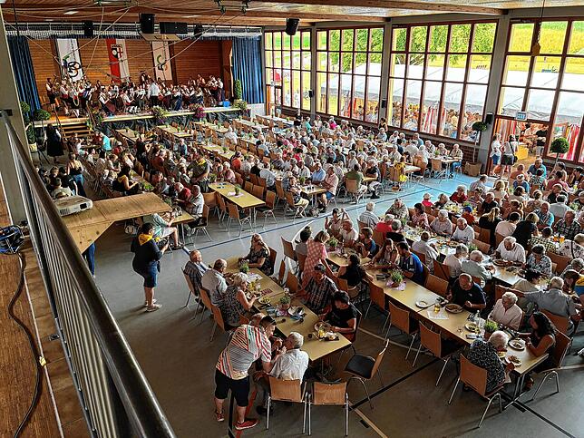 Bild 15: Buntes Programm und ausgelassene Stimmung in Orsingen-Nenzingen