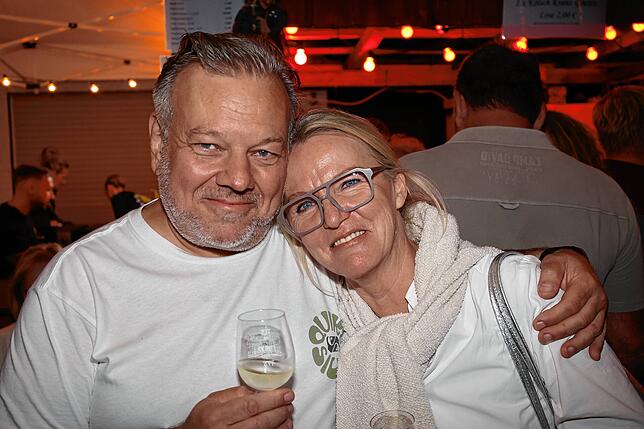 Bild 31: Wollmatinger Dorffest 2025: Wilde Engel bringen Stimmung und Partyfeeling pur