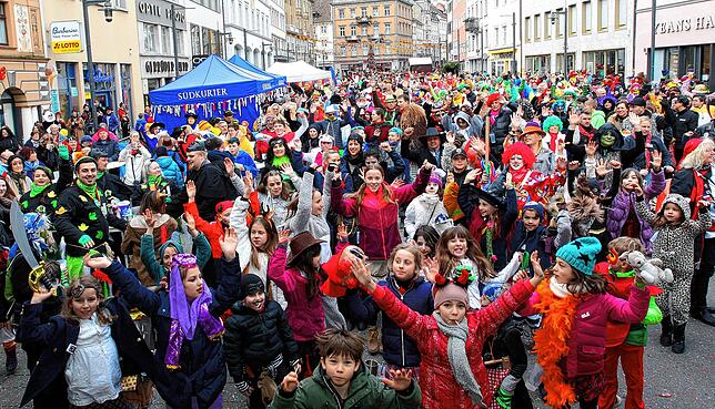 SÜDKURIER-Fasnacht 2020 auf der Konstanzer Marktstätte.