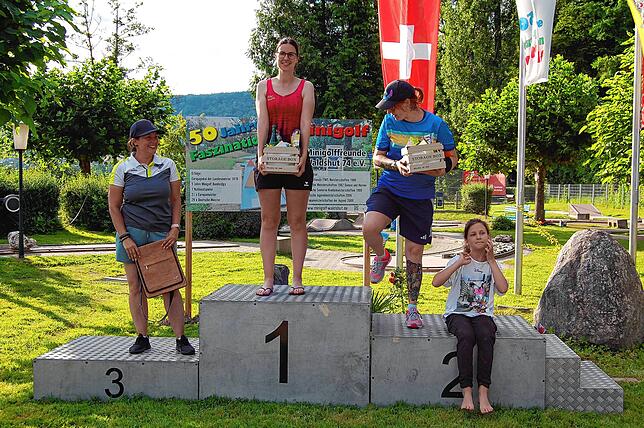 Die erstplatzierten Damen (von links): Miriam Friedmann, Laura Jehle und Melanie Menzel.